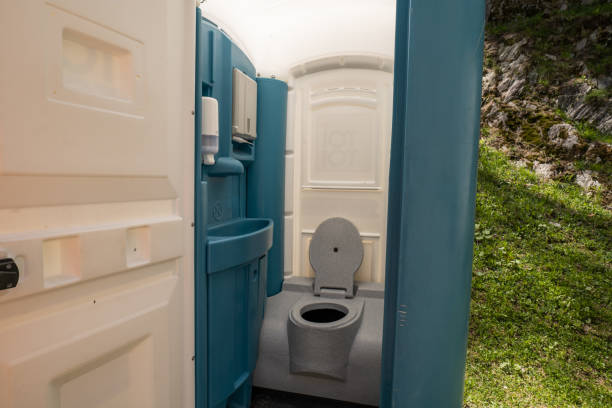 Best Construction site porta potty rental  in Ashwaubenon, WI