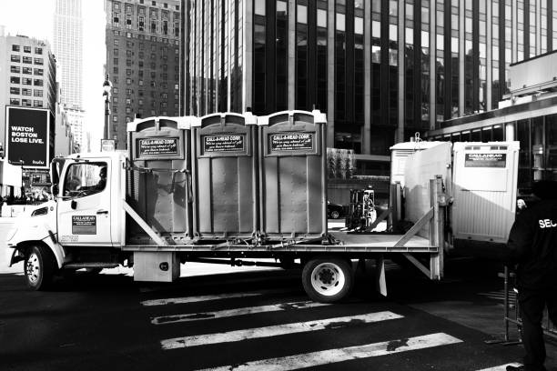 Porta potty delivery and setup in Ashwaubenon, WI